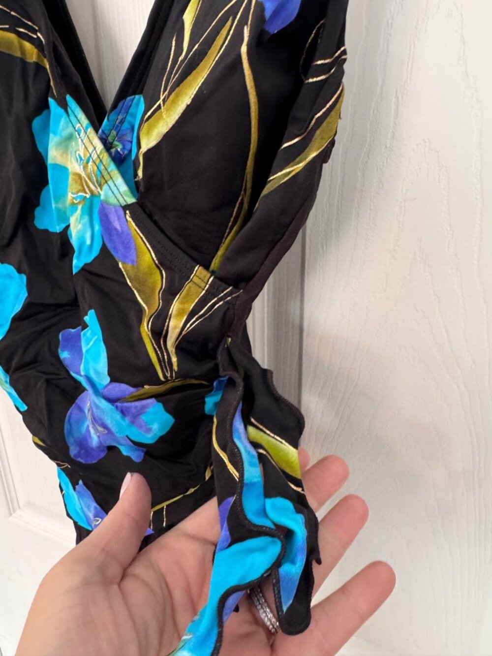 Vintage Great Lengths Swimsuit Black & Blue Floral One Piece 90s Slimming 10 - Picture 3 of 10